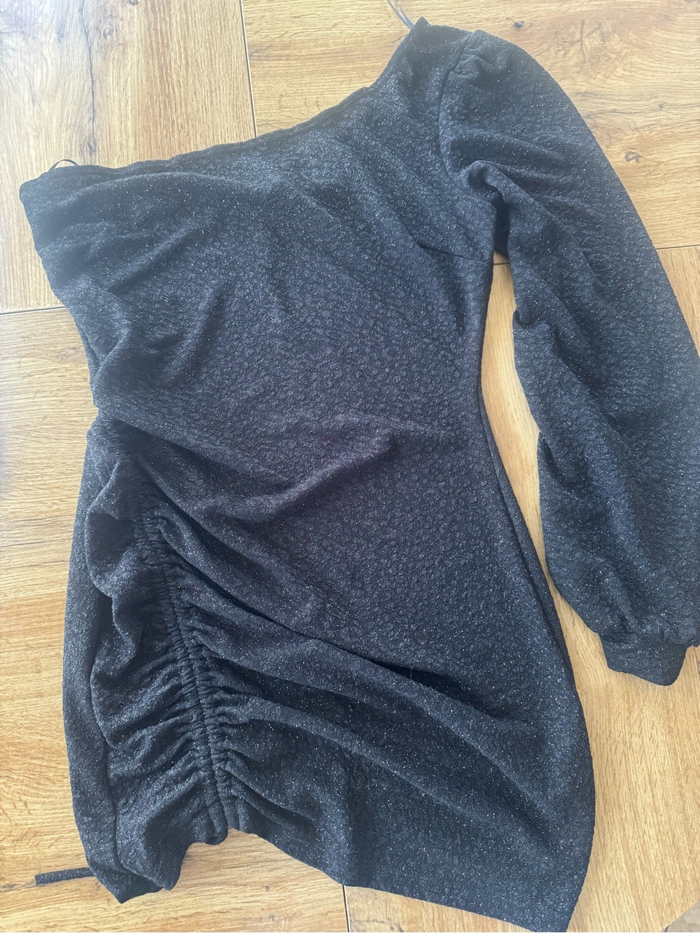XL Black One-Shoulder Ruched Sparkle Dress - Picture 11 of 11